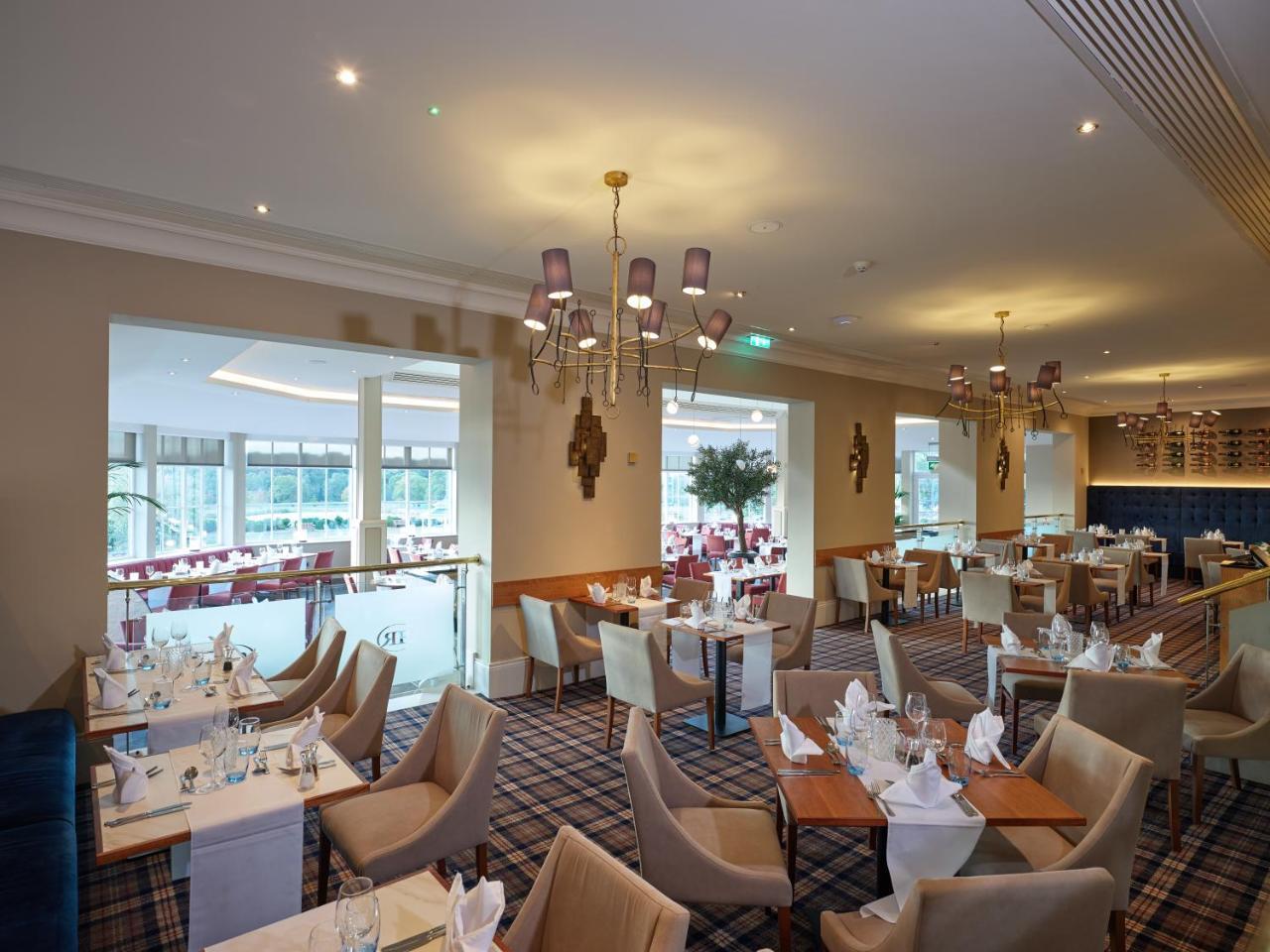 Carden Park Hotel, Golf Resort&Spa Tilston Buitenkant foto